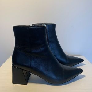 Steve Madden black block-heeled boots/booties. Size 8.5